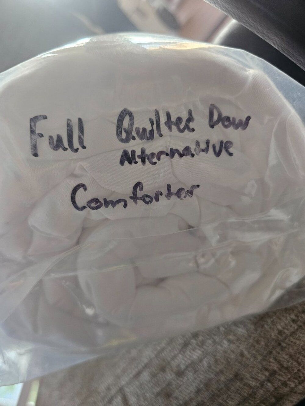 NWT White Down Alternative Comforter Full Size